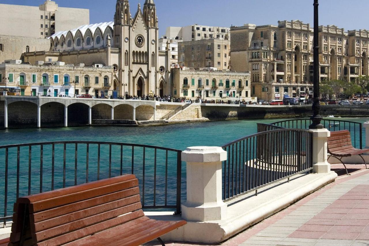 Modern Apartment Steps From Balluta Bay Sliema Kültér fotó