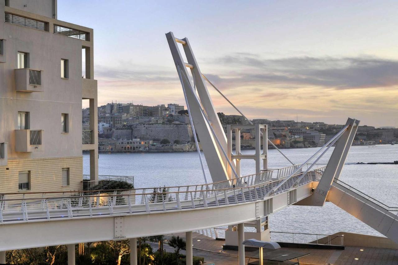 Modern Apartment Steps From Balluta Bay Sliema Kültér fotó