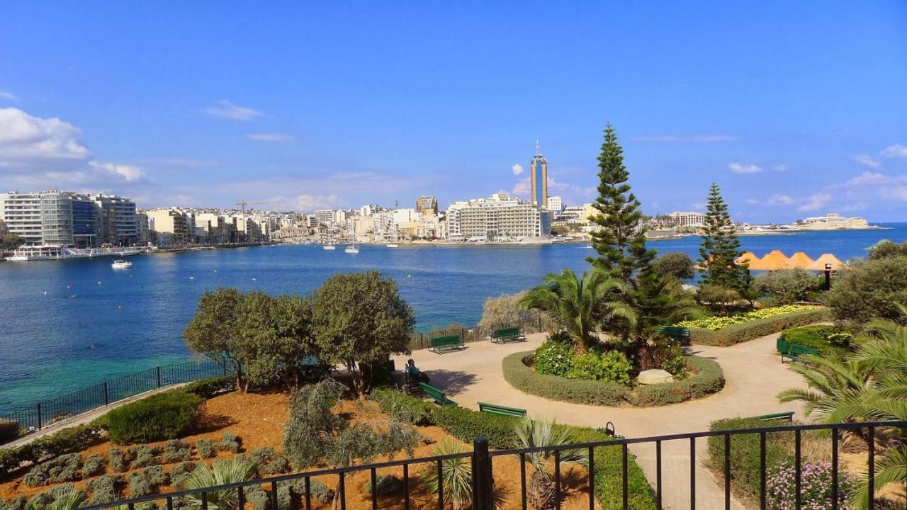 Modern Apartment Steps From Balluta Bay Sliema Kültér fotó